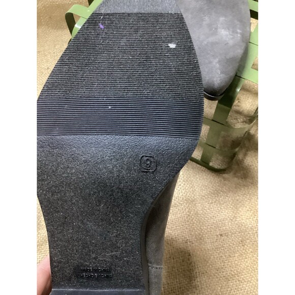 Old Navy Ankle Slip On Booties Grey Suede Microfiber Uppers Women’s Size 9 - Picture 7 of 7
